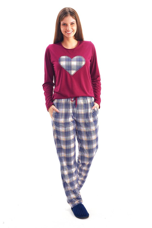 Pijama Longo com Toque Suave e Estampa Xadrez com Corações Off