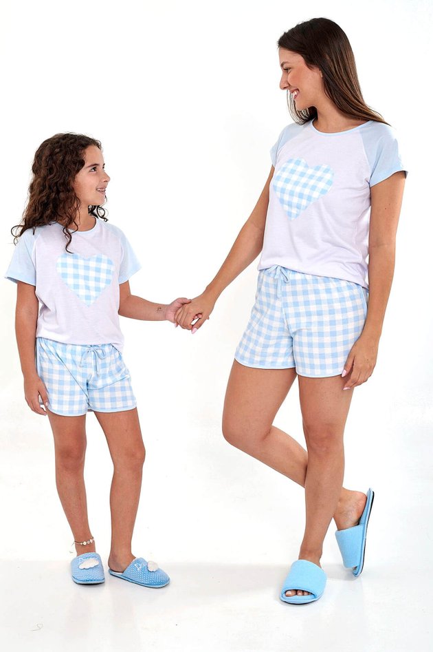 kit pijamas mae e filha xadrez azul bebe 2
